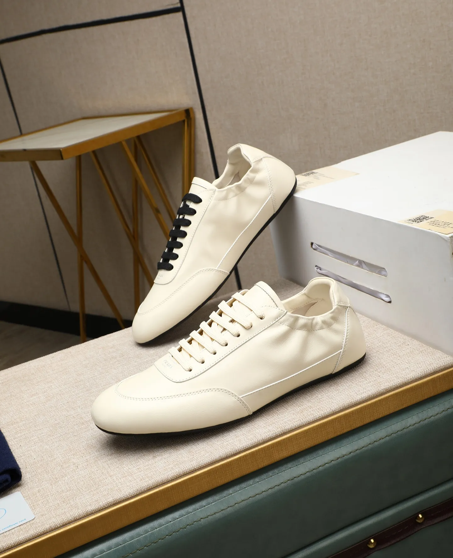 Men's shoes 💰 540 Product trademark: Prada "Prada" original casual shoes Regular size: 38-44 (can be customized to 45) Product materials: Original imported sheepskin upper, original outsole.